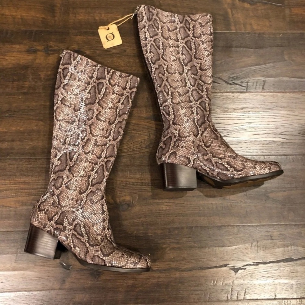 NWT! Snakeskin Born Audriana Suede Boots